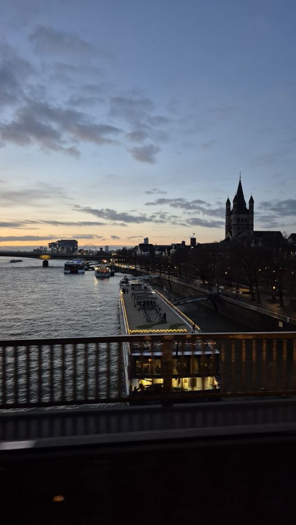 Blick aus dem AKE-RHEINGOLD 3